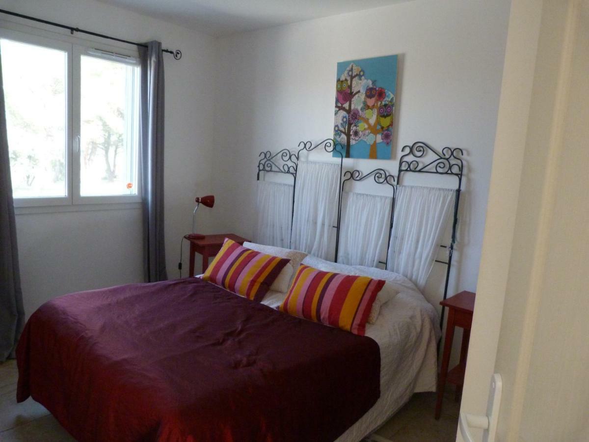 Les Cigales Apartment Alleins Екстериор снимка