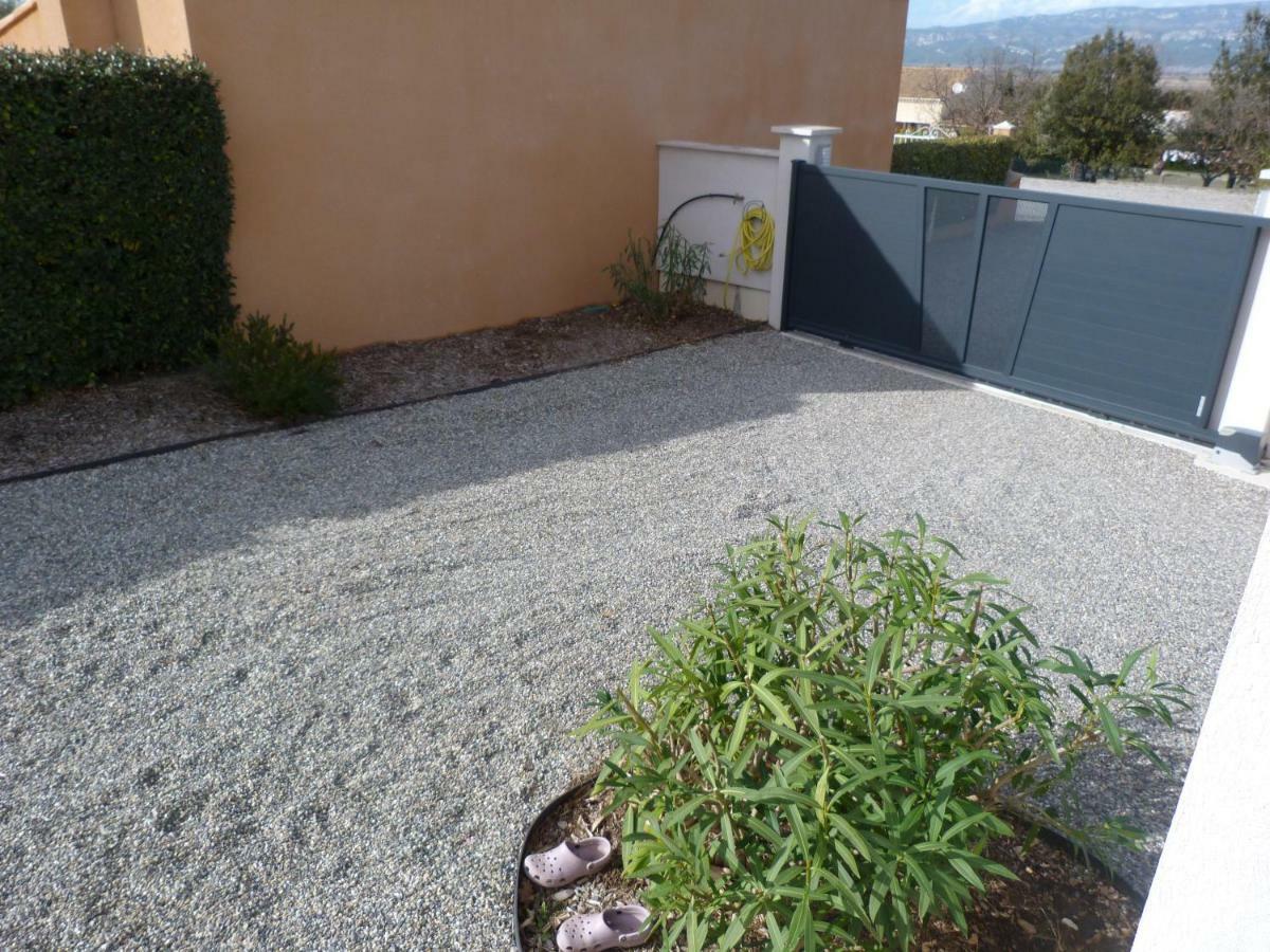 Les Cigales Apartment Alleins Екстериор снимка