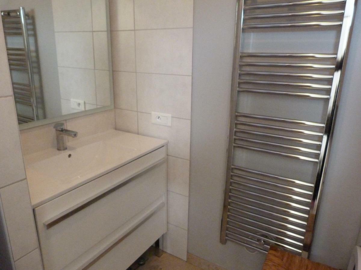 Les Cigales Apartment Alleins Екстериор снимка